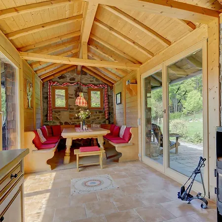 Private Mit Balkon Aussicht Auf Den Wald