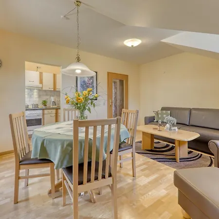 Private Mit Balkon Aussicht Auf Den Wald Apartment *