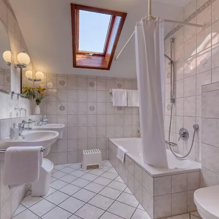 Apartment Private Mit Balkon Aussicht Auf Den Wald *